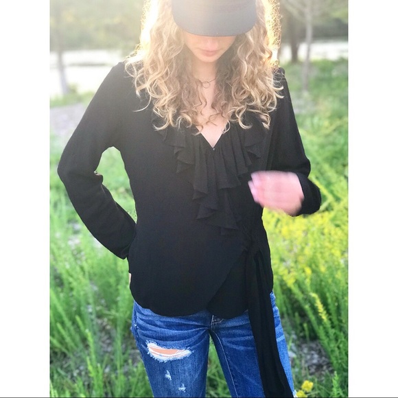 The Riley Ruffled Black Top - Picture 4 of 5